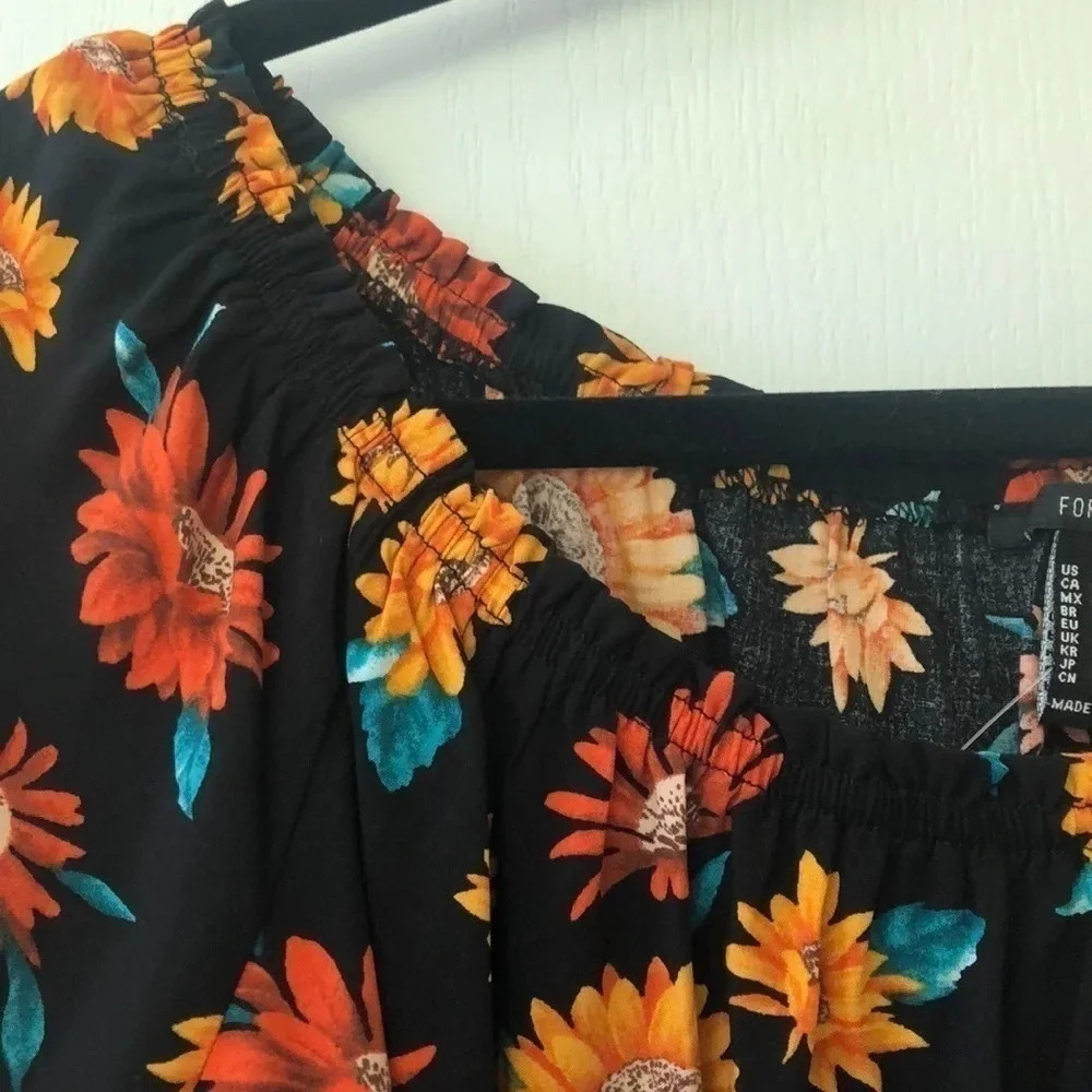 Sunflower Crop Top - Picture 3 of 4